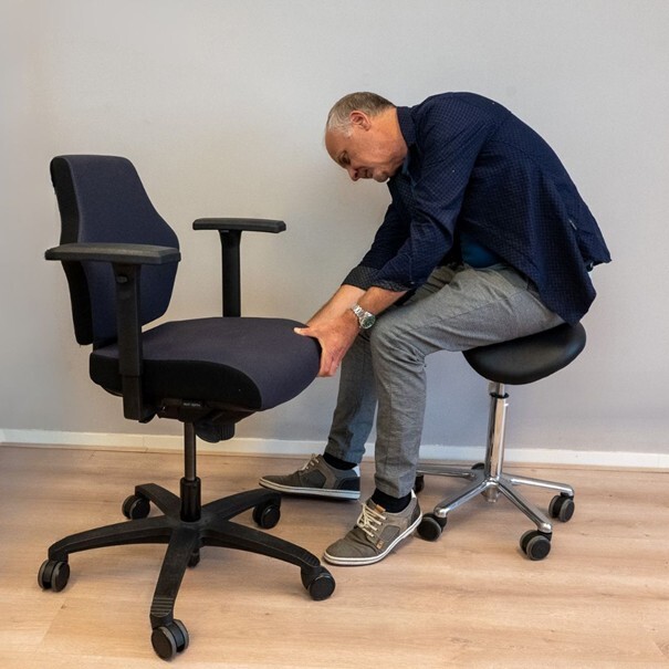 Bureaustoel goed afstellen voor een gezonde houding?
