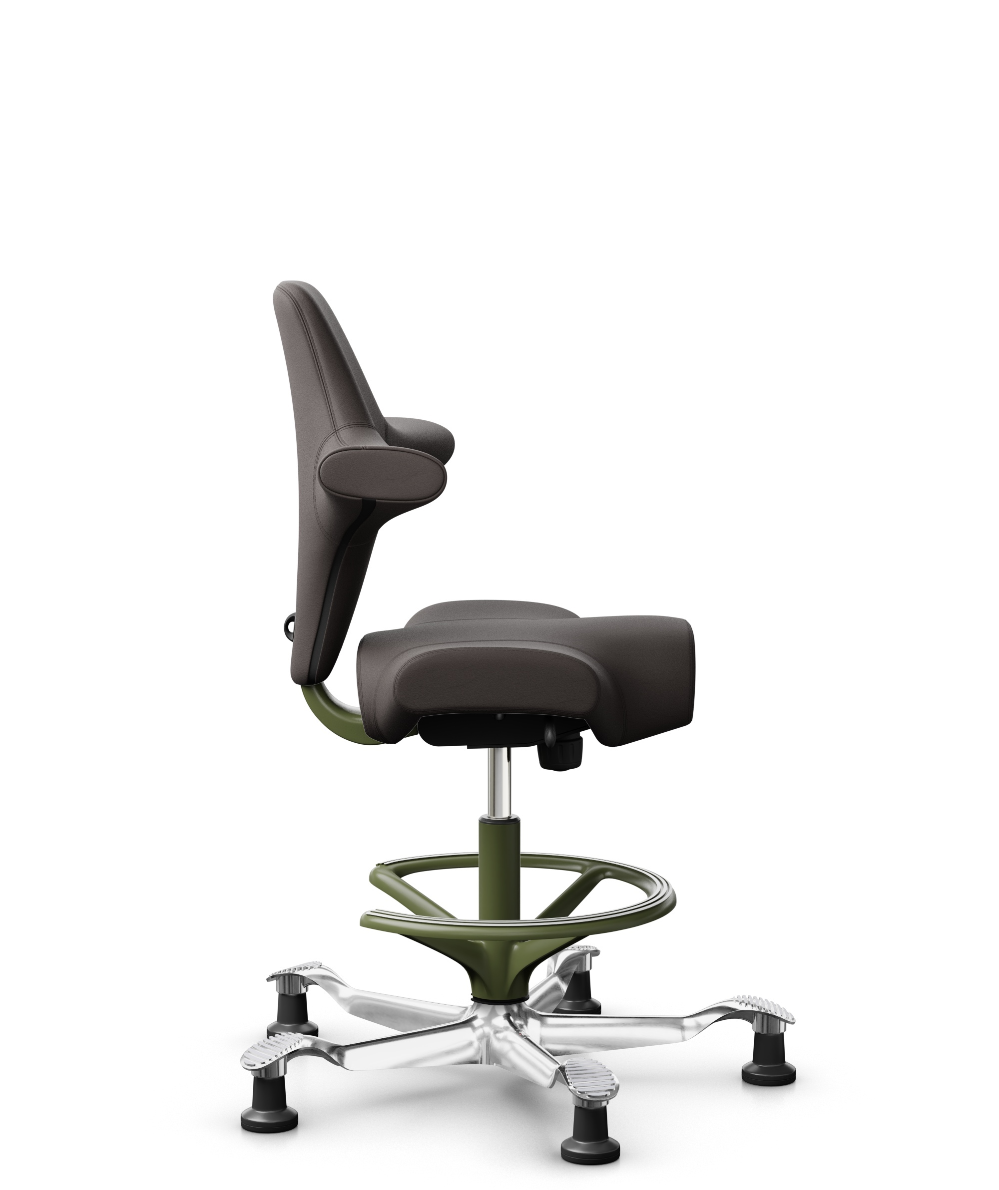 HÅG Capisco 8106 - Elmosoft (Elmo) - Semi-aniline Leder - EL93068 - Dark brown - Framekleur - Moss Grey - Gasveer - 200 mm (Zithoogte 46-64cm) - Vloercontact - Glijdoppen - Voetenring - Ja, in framekleur - Voetster - Ja, voetster in gepolijst aluminium - 1