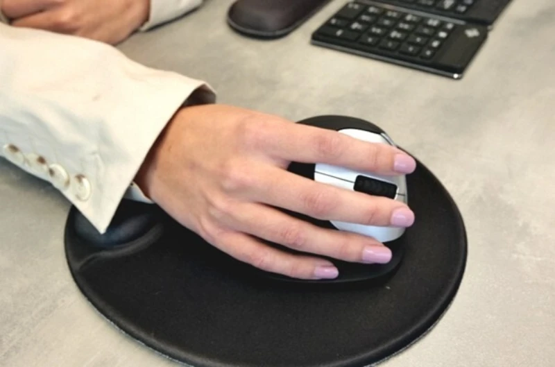 Welche Mausmatte bietet die beste Handgelenkstütze?