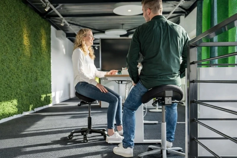 Was ist der Unterschied zwischen dem Sattelhocker Score Amazone und Score Jumper?