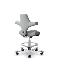 HÅG Capisco 8106 - Capture (Gabriel) - Laine / Polyamide - CPT4102 - Light grey - Argent - 200 mm (hauteur d’assise 46–64 cm) - Roues souples pour sols durs