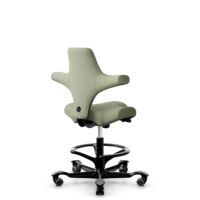 HÅG Capisco 8106 - Capture (Gabriel) - Laine / Polyamide - CPT5101 - Green-grey - Noir - 265 mm (hauteur d’assise 53–79 cm) - Roues dures pour sols souples