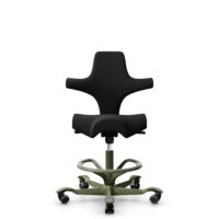 HÅG Capisco 8106 - Xtreme (Camira) - Polyester recyclé - EXR009 - Black - Moss Grey - 265 mm (hauteur d’assise 53–79 cm) - Roues dures pour sols souples