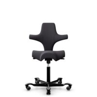HÅG Capisco 8106 - Xtreme (Camira) - Polyester recyclé - EXR145 - Charcoal - Noir - 200 mm (hauteur d’assise 46–64 cm) - Roues dures pour sols souples