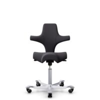 HÅG Capisco 8106 - Xtreme (Camira) - Recyceltes Polyester - EXR145 - Charcoal - Silber - 150mm (Sitzhöhe 40-55cm) - Harte Rollen für weiche Böden