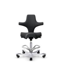 HÅG Capisco 8106 - Select (Gabriel) - Laine / Polyamide - SC60051 - Charcoal - Argent - 200 mm (hauteur d’assise 46–64 cm) - Roues souples pour sols durs