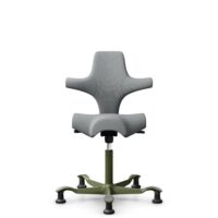 HÅG Capisco 8106 - Select (Gabriel) - Laine / Polyamide - SC60131 - Light ash grey - Moss Grey - 265 mm (hauteur d’assise 53–79 cm) - Patins