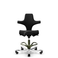 HÅG Capisco 8106 - Select (Gabriel) - Wolle / Polyamid - SC60999 - Black - Moss Grey - 200 mm (Sitzhöhe 46-64cm) - Harte Rollen für weiche Böden