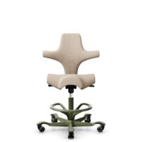 HÅG Capisco 8106 - Select (Gabriel) - Wol / Polyamide - SC61188 - Light beige - Framekleur - Moss Grey - Gasveer - 200 mm (Zithoogte 46-64cm) - Vloercontact - Harde wielen t.b.v. zachte vloeren - Voetenring - Ja, in framekleur - Voetster - Nee, voetste...