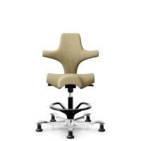HÅG Capisco 8106 - Select (Gabriel) - Wol / Polyamide - SC62097 - Light ochre - Framekleur - Zwart - Gasveer - 200 mm (Zithoogte 46-64cm) - Vloercontact - Glijdoppen - Voetenring - Ja, in framekleur - Voetster - Ja, voetster in gepolijst aluminium