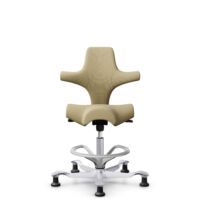 HÅG Capisco 8106 - Select (Gabriel) - Wol / Polyamide - SC62097 - Light ochre - Framekleur - Zilver - Gasveer - 265 mm (Zithoogte 53-79cm) - Vloercontact - Glijdoppen - Voetenring - Ja, in framekleur - Voetster - Nee, voetster in framekleur