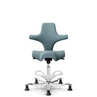 HÅG Capisco 8106 - Select (Gabriel) - Laine / Polyamide - SC67098 - Glacier blue - Blanc - 200 mm (hauteur d’assise 46–64 cm) - Patins
