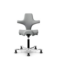 HÅG Capisco 8106 - Capture (Gabriel) - Wol / Polyamide - CPT4102 - Light grey - Framekleur - Zwart - Gasveer - 200 mm (Zithoogte 46-64cm) - Vloercontact - Glijdoppen - Voetenring - Nee, geen voetenring - Voetster - Ja, voetster in gepolijst aluminium