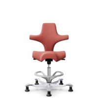 HÅG Capisco 8106 - Oceanic (Camira) - Polyester recyclé - OCI012 - Orange-red - Argent - 265 mm (hauteur d’assise 53–79 cm) - Patins