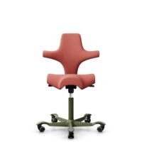 HÅG Capisco 8106 - Oceanic (Camira) - Polyester recyclé - OCI012 - Orange-red - Moss Grey - 150 mm (hauteur d’assise 40–55 cm) - Roues souples pour sols durs