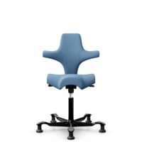 HÅG Capisco 8106 - Oceanic (Camira) - Recyceltes Polyesters - OCI011 - Light blue - Schwarz - 265 mm (Sitzhöhe 53-79cm) - Bodengleiter