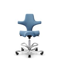 HÅG Capisco 8106 - Oceanic (Camira) - Recyceltes Polyester - OCI011 - Light blue - Silber - 265 mm (Sitzhöhe 53-79cm) - Weiche Rollen für harte Böden