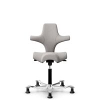 HÅG Capisco 8106 - Oceanic (Camira) - Recyceltes Polyester - OCI014 - Light beige - Schwarz - 200 mm (Sitzhöhe 46-64cm) - Bodengleiter