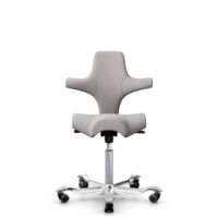 HÅG Capisco 8106 - Oceanic (Camira) - Recyceltes Polyesters - OCI014 - Light beige - Silber - 150mm (Sitzhöhe 40-55cm) - Weiche Rollen für harte Böden