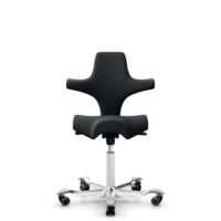 HÅG Capisco 8106 - Oceanic (Camira) - Polyester recyclé - OCI001 - Black - Blanc - 150 mm (hauteur d’assise 40–55 cm) - Roues dures pour sols souples