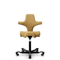 HÅG Capisco 8106 - Sirdal (GU) - Wełna - SRD320 - Ochre - Black - 150mm (seat height 40–55cm) - Soft castors for hard floors