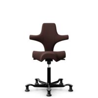 HÅG Capisco 8106 - Sirdal (GU) - Wool - SRD480 - Chestnut - Black - 150mm (seat height 40–55cm) - Glides