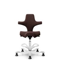 HÅG Capisco 8106 - Sirdal (GU) - Lana - SRD480 - Chestnut - White - 200 mm (seat height 46-64cm) - Glides