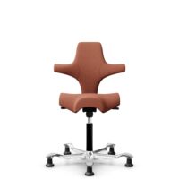 HÅG Capisco 8106 - Sirdal (GU) - Lana - SRD630 - Brick red - Black - 150mm (seat height 40–55cm) - Glides