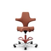 HÅG Capisco 8106 - Sirdal (GU) - Wol - SRD630 - Brick red - Blush Rose - 200 mm (Zithoogte 46-64mm) - Harde wielen t.b.v. zachte vloeren