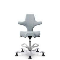 HÅG Capisco 8106 - Sirdal (GU) - Wełna - SRD120 Light grey - Silver - 265 mm (seat height 53-79cm) - Glides