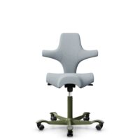 HÅG Capisco 8106 - Sirdal (GU) - Wełna - SRD120 Light grey - Moss Grey - 150mm (seat height 40–55cm) - Hard castors for soft floors