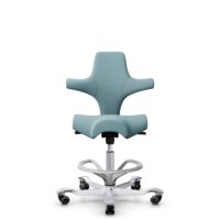 HÅG Capisco 8106 - Sirdal (GU) - Laine - SRD730 Blue - Argent - 265 mm (hauteur d’assise 53–79 cm) - Roues dures pour sols souples