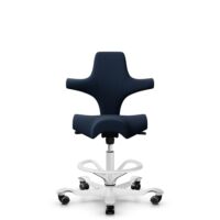 HÅG Capisco 8106 - Sirdal (GU) - Laine - SRD780 Dark blue - Blanc - 200 mm (hauteur d’assise 46–64 cm) - Roues dures pour sols souples