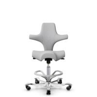 HÅG Capisco 8106 - Steelcut Trio 3 (Kvadrat) - Laine / Polyamide - STT133 - Light grey - Argent - 200 mm (hauteur d’assise 46–64 cm) - Roues souples pour sols durs
