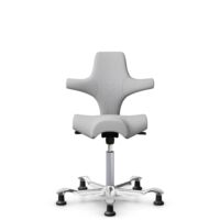 HÅG Capisco 8106 - Steelcut Trio 3 (Kvadrat) - Wol / Polyamide - STT133 - Light grey - Framekleur - Zilver - Gasveer - 265 mm (Zithoogte 53-79cm) - Vloercontact - Glijdoppen - Voetenring - Nee, geen voetenring - Voetster - Ja, voetster in gepolijst alu...
