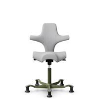 HÅG Capisco 8106 - Steelcut Trio 3 (Kvadrat) - Wol / Polyamide - STT133 - Light grey - Moss Grey - 150mm - Glijdoppen