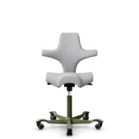 HÅG Capisco 8106 - Steelcut Trio 3 (Kvadrat) - Laine / Polyamide - STT133 - Moss Grey - 200 mm (hauteur d’assise 46–64 cm) - Roues souples pour sols durs