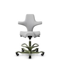 HÅG Capisco 8106 - Steelcut Trio 3 (Kvadrat) - Wol / Polyamide - STT133 - Light grey - Framekleur - Moss Grey - Gasveer - 265 mm (Zithoogte 53-79cm) - Vloercontact - Harde wielen t.b.v. zachte vloeren - Voetenring - Ja, in framekleur - Voetster - Nee, ...
