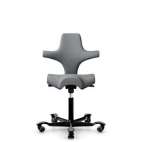 HÅG Capisco 8106 - Steelcut Trio 3 (Kvadrat) - Wol / Polyamide - STT153 - Grey - Framekleur - Zwart - Gasveer - 265 mm (Zithoogte 53-79cm) - Vloercontact - Zachte wielen t.b.v. harde vloeren - Voetenring - Nee, geen voetenring - Voetster - Nee, voetste...