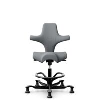 HÅG Capisco 8106 - Steelcut Trio 3 (Kvadrat) - Laine / Polyamide - STT153 - Noir - 265 mm (hauteur d’assise 53–79 cm) - Patins