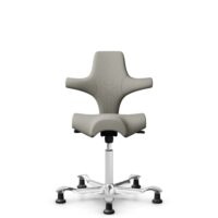 HÅG Capisco 8106 - Steelcut Trio 3 (Kvadrat) - Laine / Polyamide - STT253 - Beige-grey - Blanc - 150 mm (hauteur d’assise 40–55 cm) - Patins