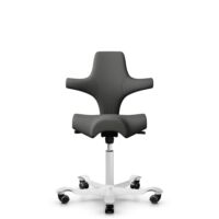 HÅG Capisco 8106 - Steelcut Trio 3 (Kvadrat) - Laine / Polyamide - STT383 - Charcoal - Blanc - 265 mm (hauteur d’assise 53–79 cm) - Roues souples pour sols durs