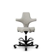 HÅG Capisco 8106 - Steelcut Trio 3 (Kvadrat) - Wolle / Polyamid - STT213 - Light beige - Schwarz - 200 mm (Sitzhöhe 46-64cm) - Weiche Rollen für harte Böden