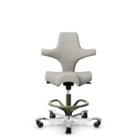 HÅG Capisco 8106 - Steelcut Trio 3 (Kvadrat) - Laine / Polyamide - STT213 - Light beige - Moss Grey - 200 mm (hauteur d’assise 46–64 cm) - Roues souples pour sols durs