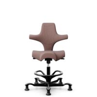 HÅG Capisco 8106 - Steelcut Trio 3 (Kvadrat) - Laine / Polyamide - STT645 - Dusty red - Noir - 200 mm (hauteur d’assise 46–64 cm) - Patins