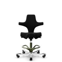 HÅG Capisco 8106 - Steelcut 3 (Kvadrat) - Wol / Polyamide - STT190 - Black - Framekleur - Moss Grey - Gasveer - 200 mm (Zithoogte 46-64cm) - Vloercontact - Zachte wielen t.b.v. harde vloeren - Voetenring - Ja, in framekleur - Voetster - Ja, voetster in...