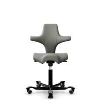 HÅG Capisco 8106 - Paloma Soft (Wollsdorf) - Cuero semi-anilina - ATG55115 - Warm grey - Black - 265 mm (seat height 53-79cm) - Soft castors for hard floors
