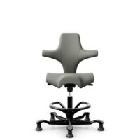 HÅG Capisco 8106 - Paloma Soft (Wollsdorf) - Semi-Anilinleder - ATG55115 - Warm grey - Schwarz - 265 mm (Sitzhöhe 53-79cm) - Bodengleiter
