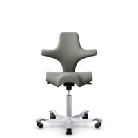 HÅG Capisco 8106 - Paloma Soft (Wollsdorf) - Cuir semi-aniline - ATG55115 - Warm grey - Argent - 150 mm (hauteur d’assise 40–55 cm) - Roues dures pour sols souples