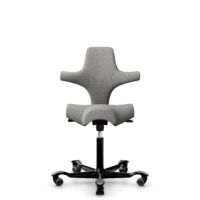 HÅG Capisco 8106 - Cura Loop (Gabriel) - Gerecycled Polyester - CLP60110 Light grey - Framekleur - Zwart - Gasveer - 150 mm (Zithoogte 40-55cm) - Vloercontact - Zachte wielen t.b.v. harde vloeren - Voetenring - Nee, geen voetenring - Voetster - Nee, vo...